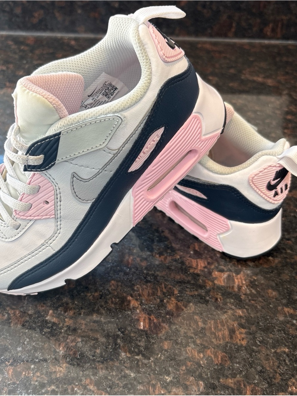 Nike air max 90 EasyOn Size 1.5Y Pink White Blue Kids Youth